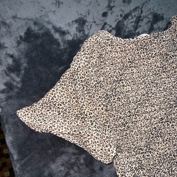 Urban Romantics Leopard Print Short Sleeve Blouse Size Medium - Picture 9 of 11